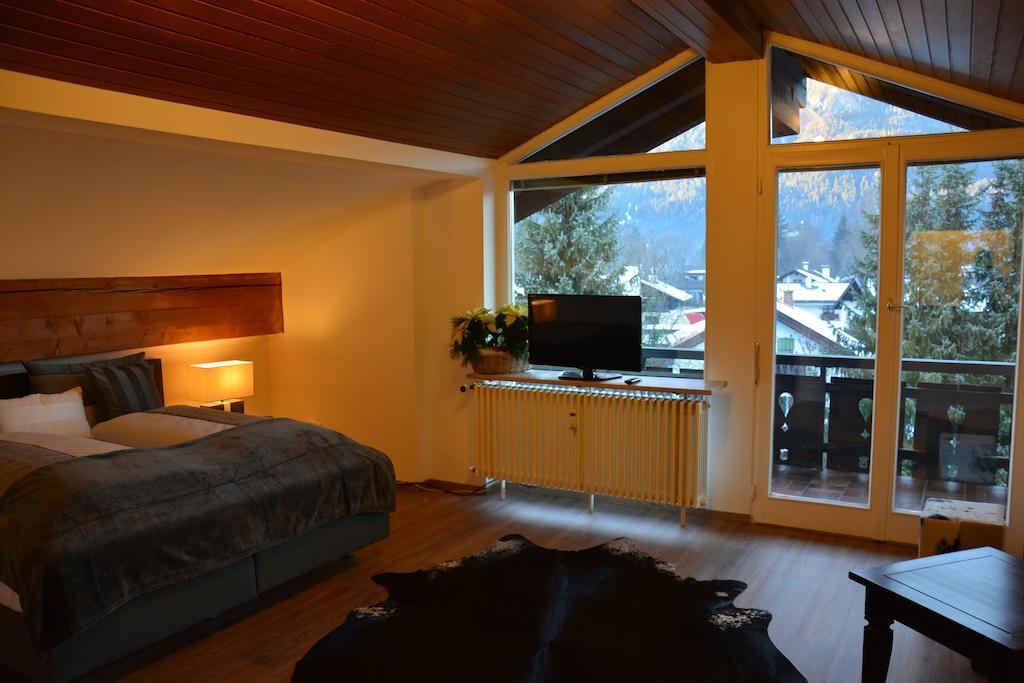 Exklusive Ferienwohnung Alpen Deluxe Garmisch-Partenkirchen Room photo